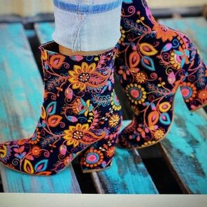 Naughty Monkey Navy Floral Boots - Size 9